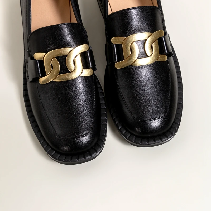 Women's new style spring and autumn square head leather leather metal accessories low heel large casual retro single shoes