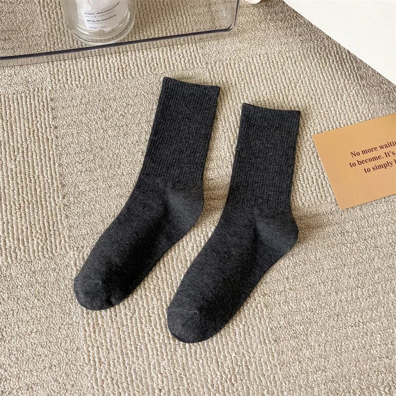 Vibrant Cotton Soft Socks - Women's Mid-Tube Fashion Hosiery in Bold Colors
