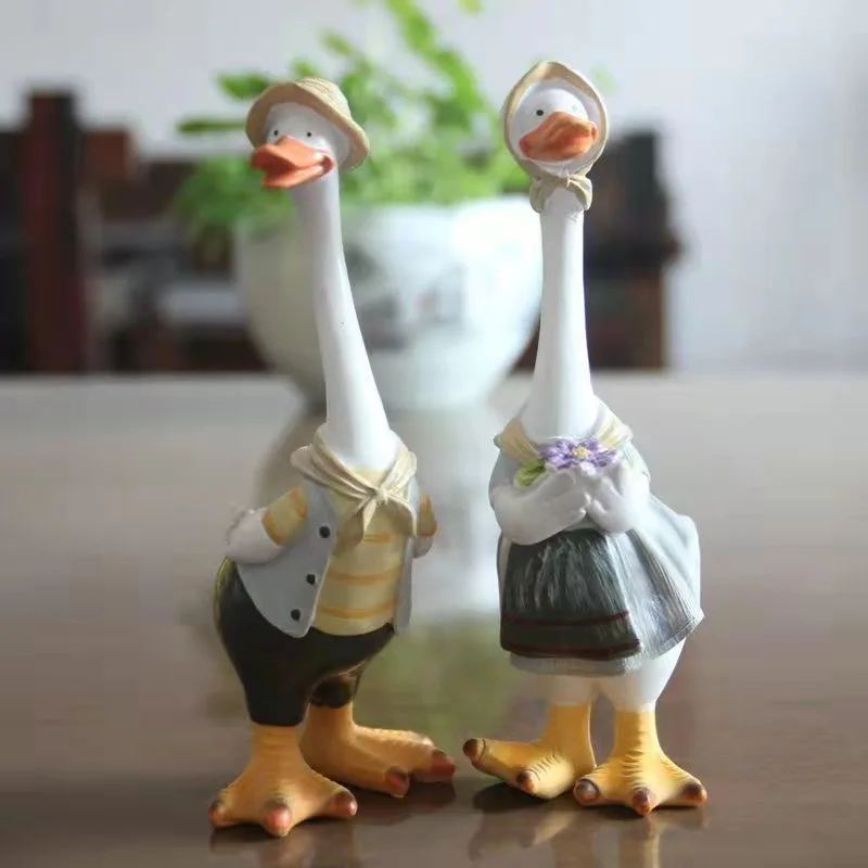 

1pc Garden Statue Resin Duck Craft Figurines Duck Family Member Courtyard Ornaments Artwork Animal Sculptures Modern
