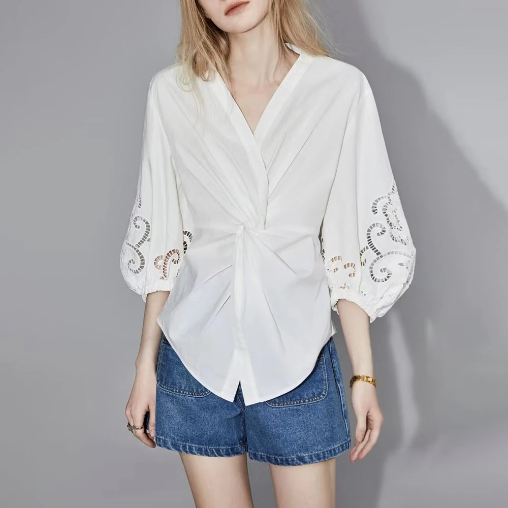 

Women Autumn French Fashion Elegant Pure White Shirt V-Neck Hollowed Out Peplum Shirt Loose Commuter Style Bubble Sleeve Tops
