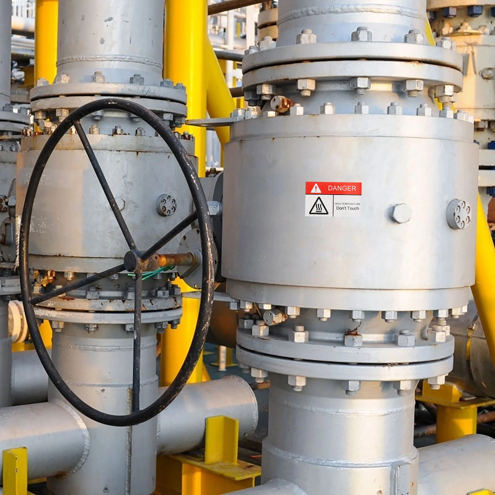 Рисунок 4 - самоклеящиеся наклейки с надписями