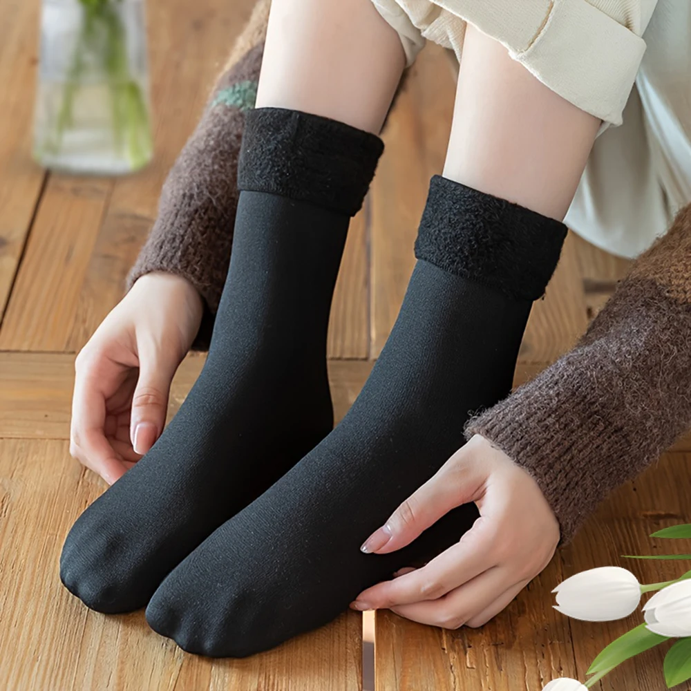 Sports Socks 2/3 Pairs Solid Color Pattern Unisex Couples Mid-Calf Autumn Winter