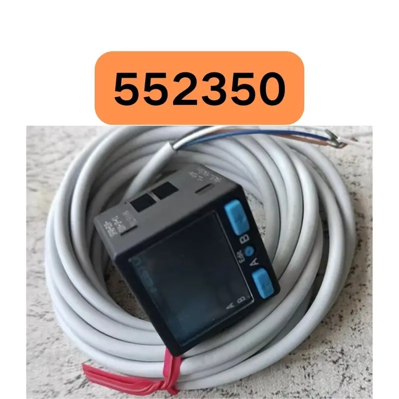 

Новый датчик давления 552350 SPAB-B2R-G18-2P-K1 Быстрая доставка