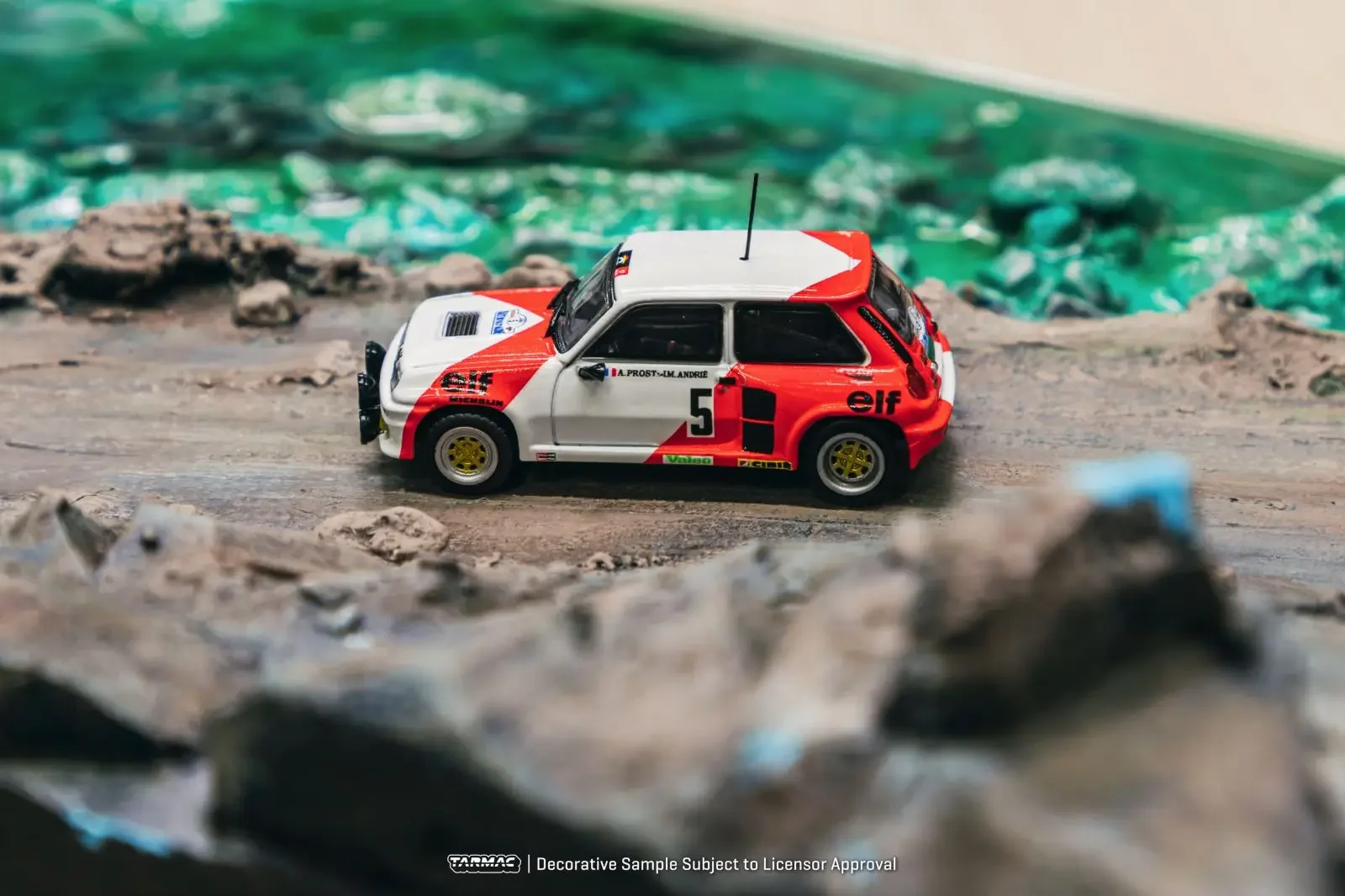 

Tarmac работает 1:64 5 Turbo du Var 1982 модель автомобиля