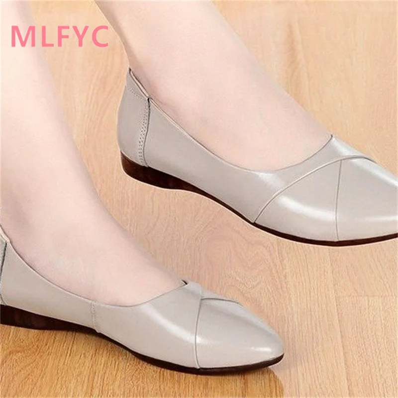 Single Shoe Female 2023 Pointed Toe Shallow Mouth Versatile Professional Shoes Soft Leather Formal Dress One Step Shoes