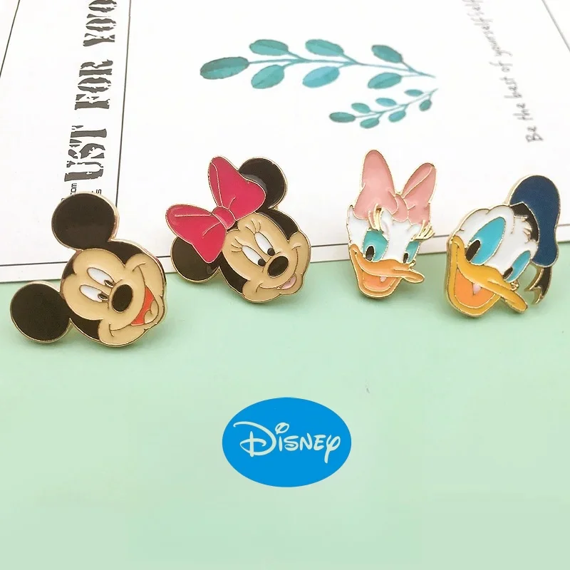 

Disney Mickey Mouse Donald Duck Brooch Action Anime Figures Daisy Duck Minnie Mouse Brooch Cute Clothing Backpack Accessories