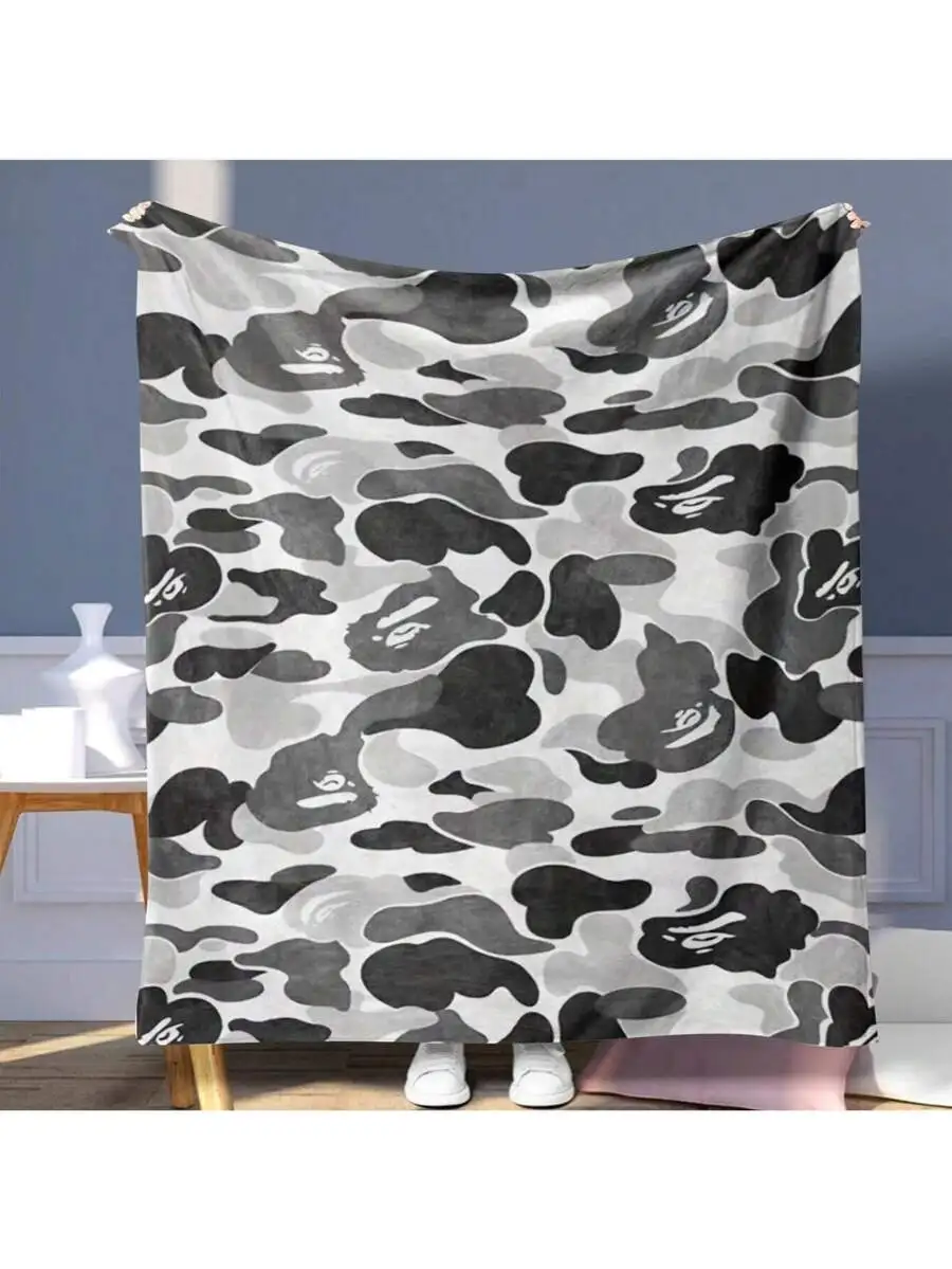 GEL HUT MUN Camouflage Flannel Blanket, Soft Polyester Knitted Digital Print, Warm Modern Throw for Sofa Decor