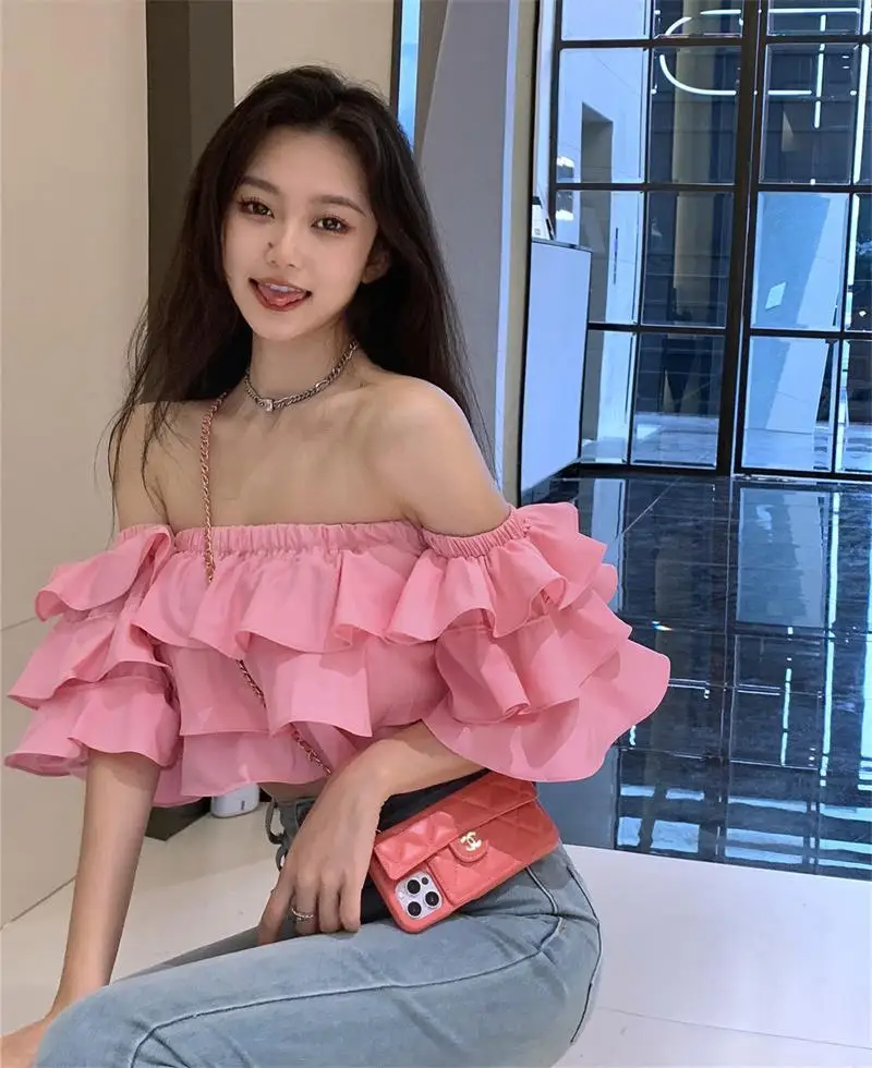 Blusa coreana con hombros descubiertos para mujer, blusa corta con volantes apilados, camisa de diseñador de verano de manga corta de gasa sexy, nueva