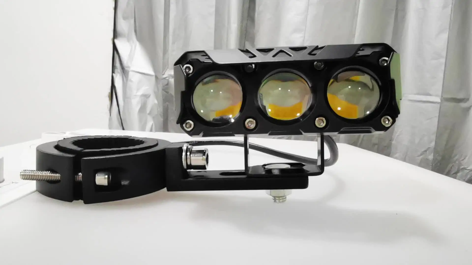 Support De Phare Antibrouillard Noir Pour Moto, Support De Guidon De 1 "7/8" Pour Cafe Racer Chopper Pince De Securite Personnalisee De 1 1 4 Fixations De Phares 2454512704 L Nopad