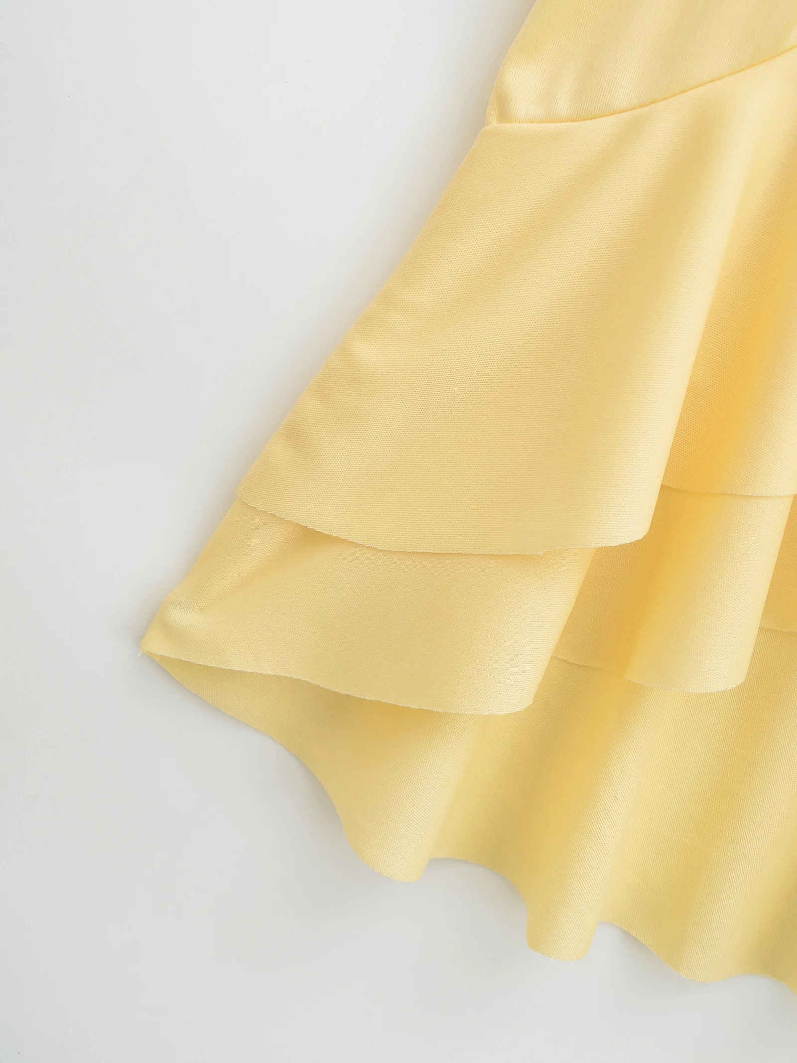 TRAFZA Woman Tierred Ruffles Halter Top Sleeveless Bow Lace-up Yellow Camisole Lady 2025 Summer Sweet Beach Style Women's Sling