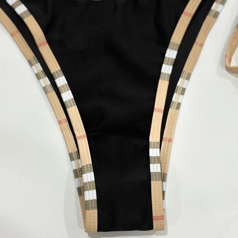 Set Bikini di Lusso a Righe - Vista posteriore