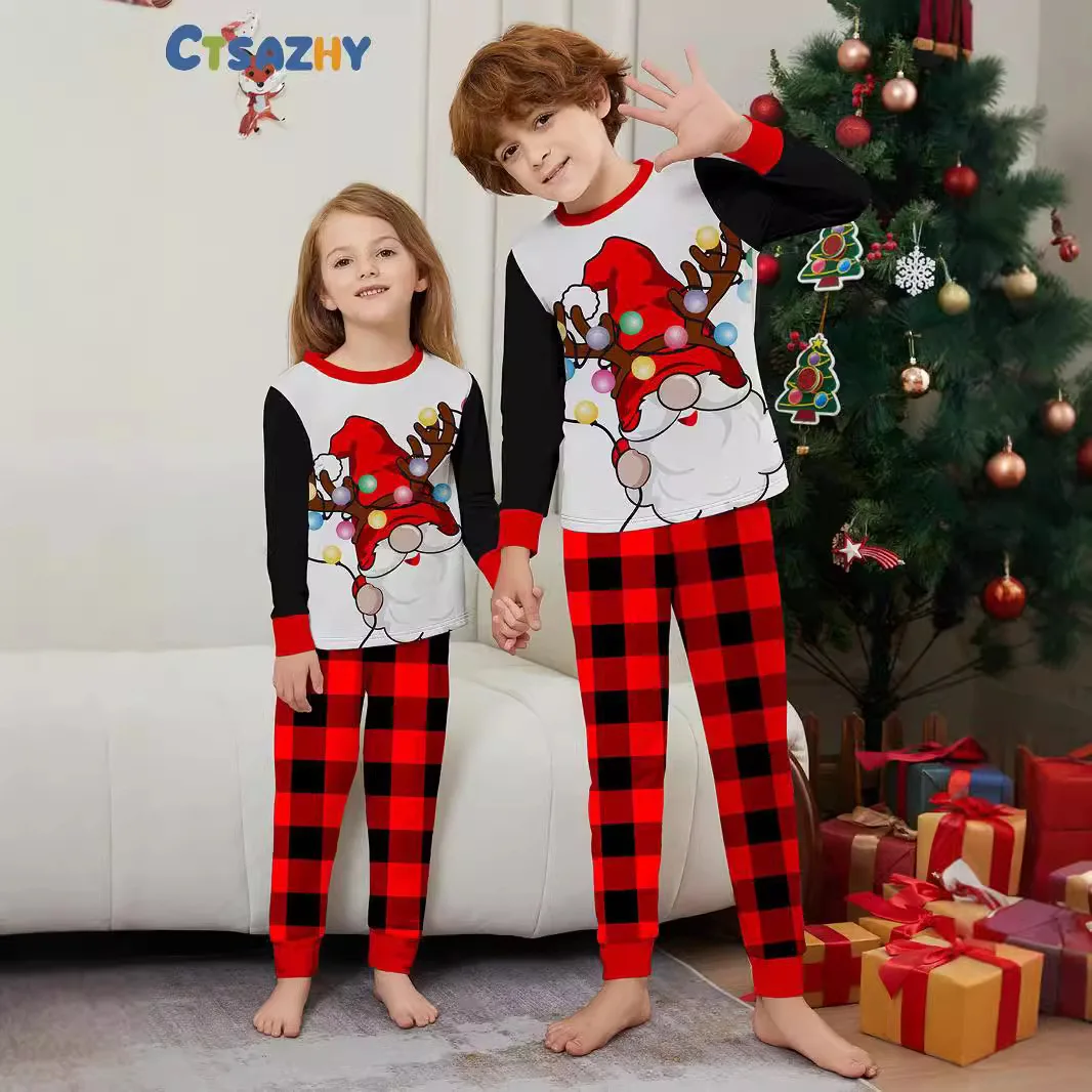 European and American family Christmas parent-child clothing, 2025 new autumn and winter cartoon round-neck family vacation set - Image 2