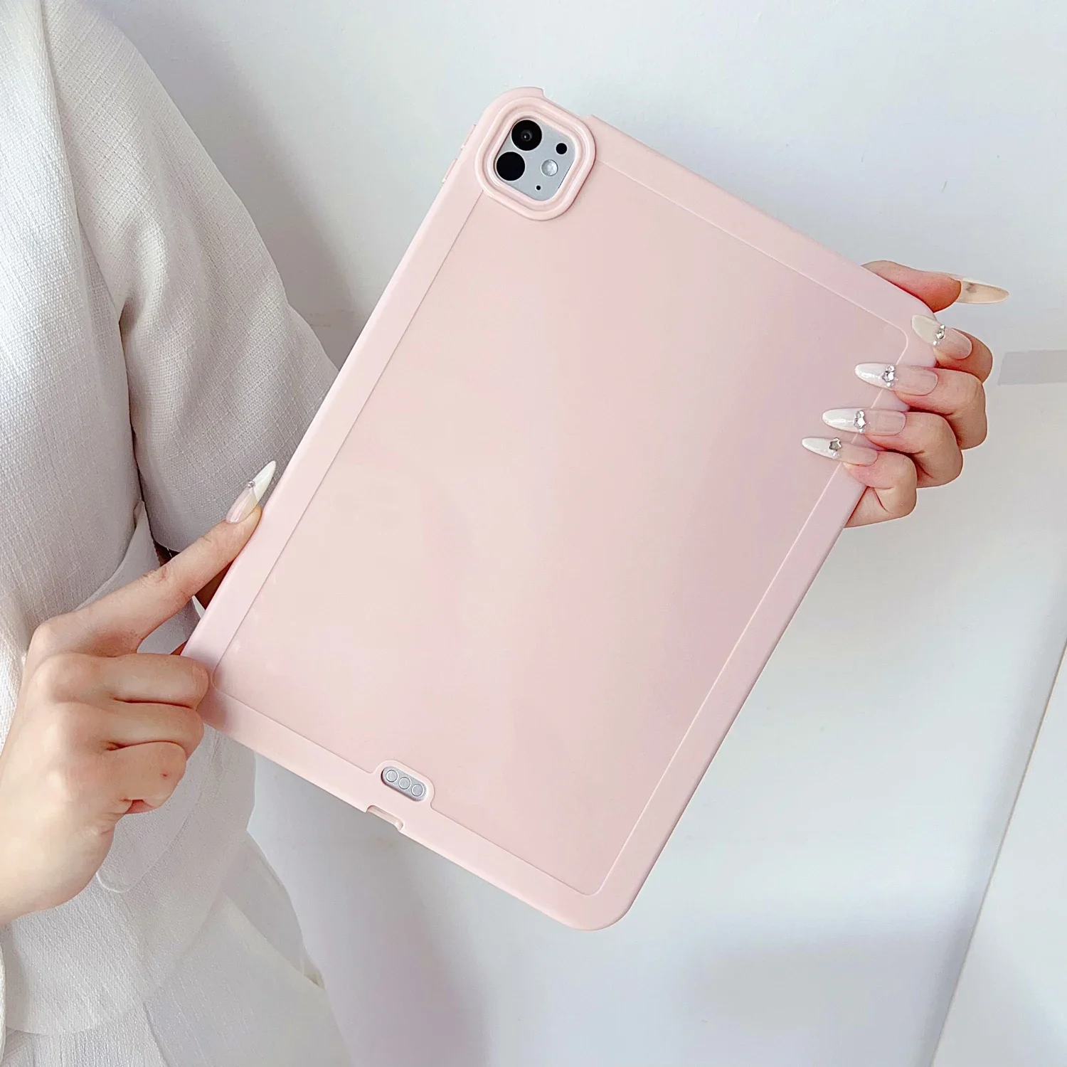 Versatile Silicone Tablet Case for iPad - Sleek and Protective Cover