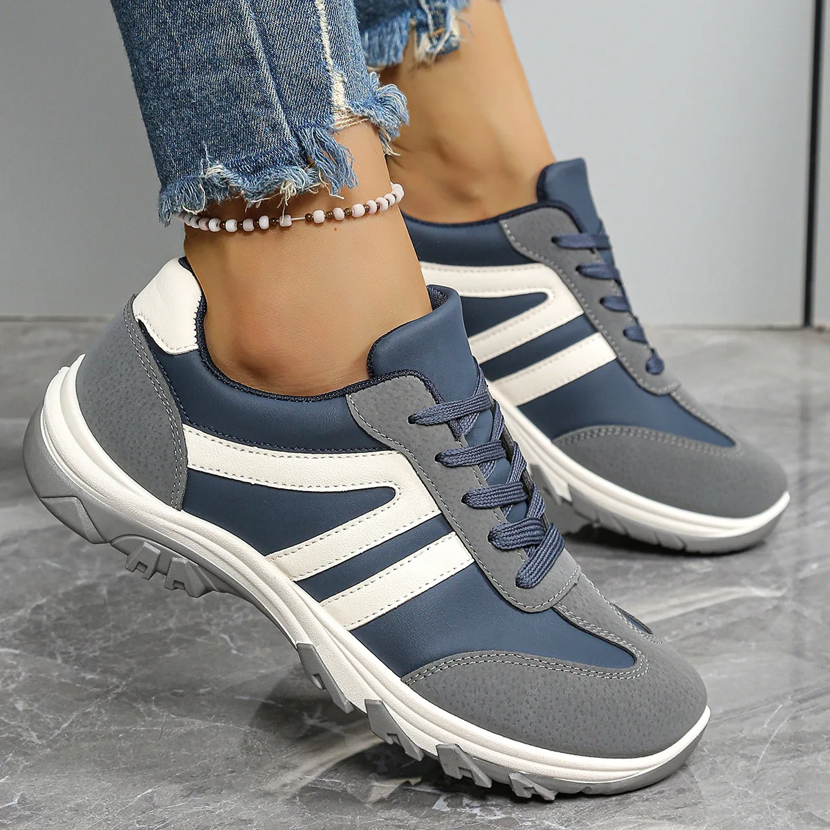 Women's Casual Lightweight Breathable Sport Shoes Spring Autumn 2025 New All-match Running Sneakers Zapatos De Mujer Tenis Jeans