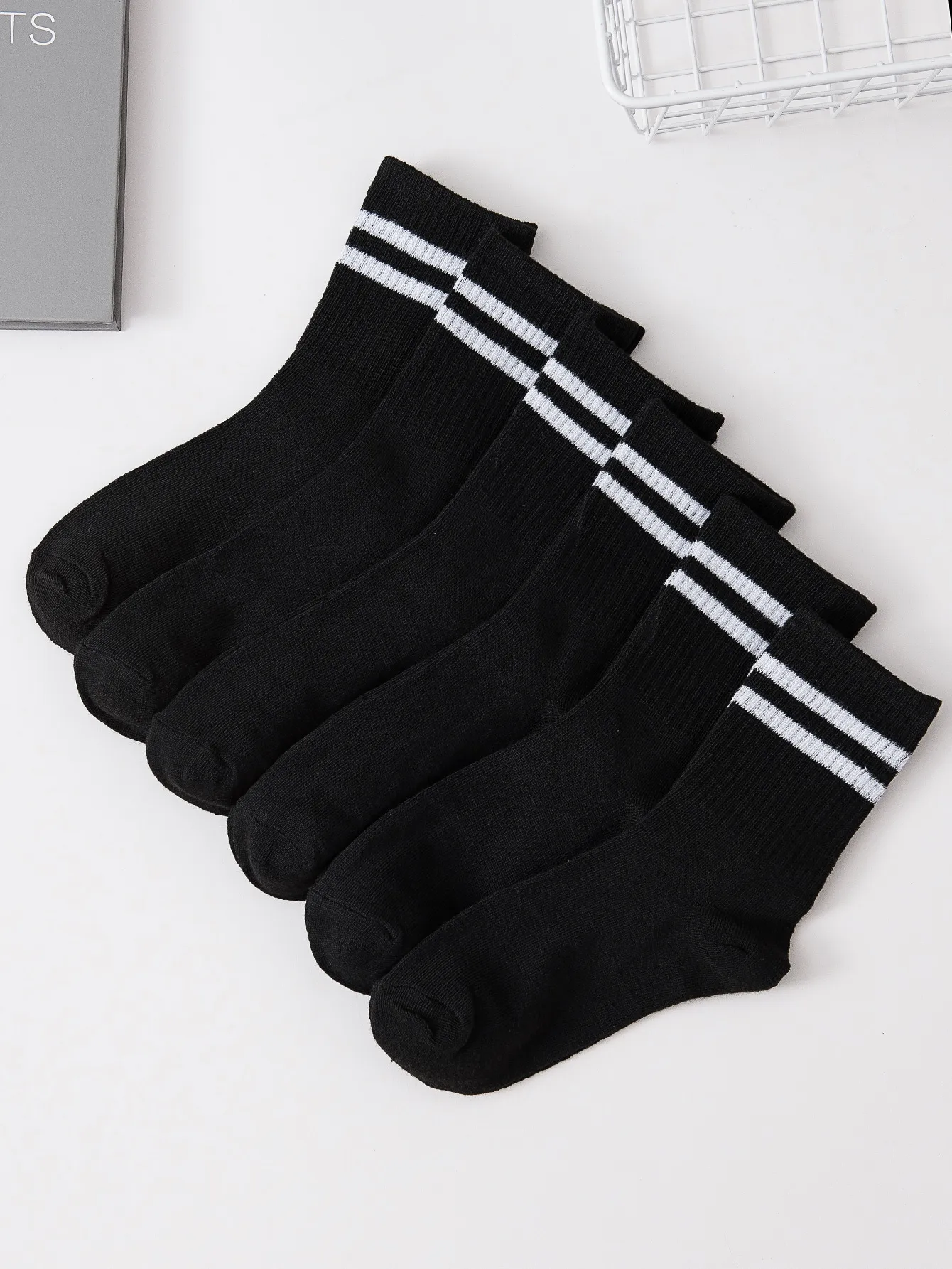 6 pairs Women Striped Socks Pattern and Solid In Black and White Fashion Milddle Tube Socks Comfortable Breathable striped socks