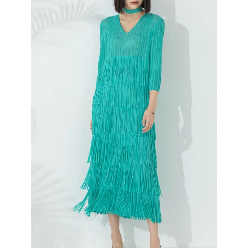 

MIYAKE Pleated Style Women Elegant and sophisticated V-neck fringe solid color long pullover oversized bottom skirt [20243004]