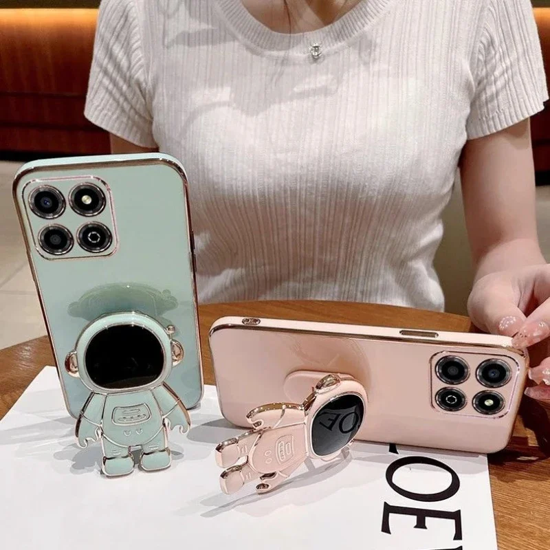 Luxury Electroplating Soft Silicone Astronaut Phone Case with Lanyard and Shockproof Bumper