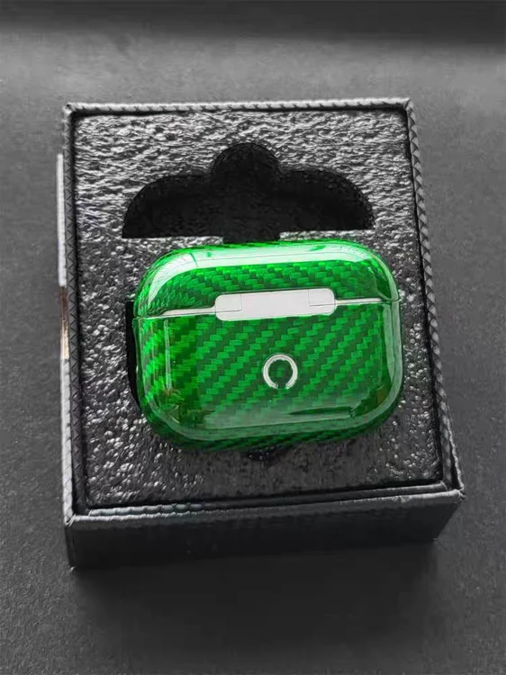 

Защитный чехол из углеродного волокна для наушников Airpods Pro