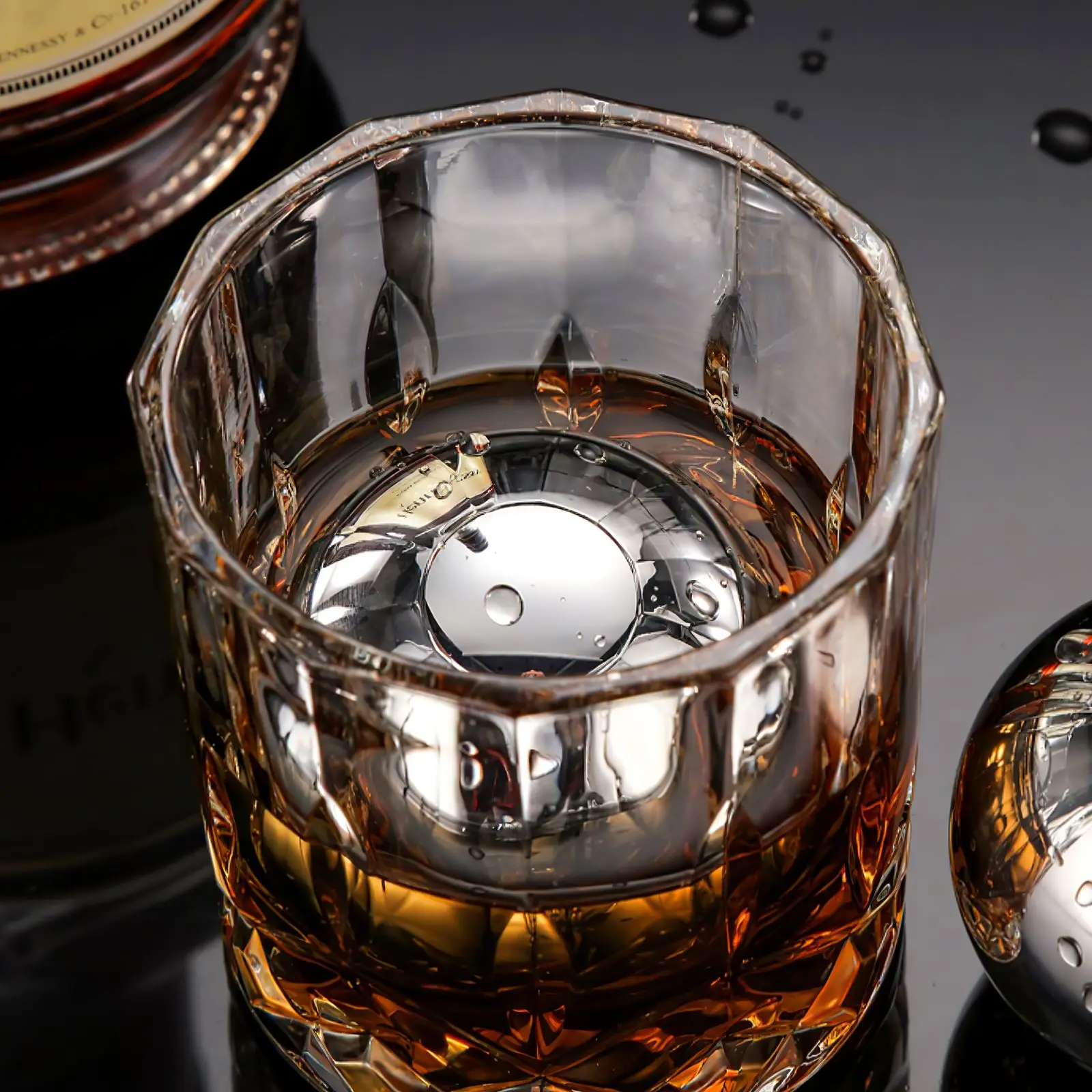 55mm Stainless Steel Ice Cubes Reusable Whiskey Spherical Keep Flavor Beverage 2Pcs