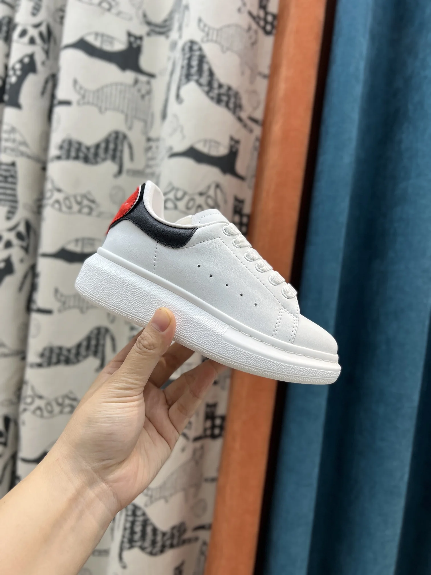 

Classic Kids Oversized White Smooth Calfskin Sneakers Multicolor Genuine Leather Shoes Fits Boys And Gilrs Top Quality