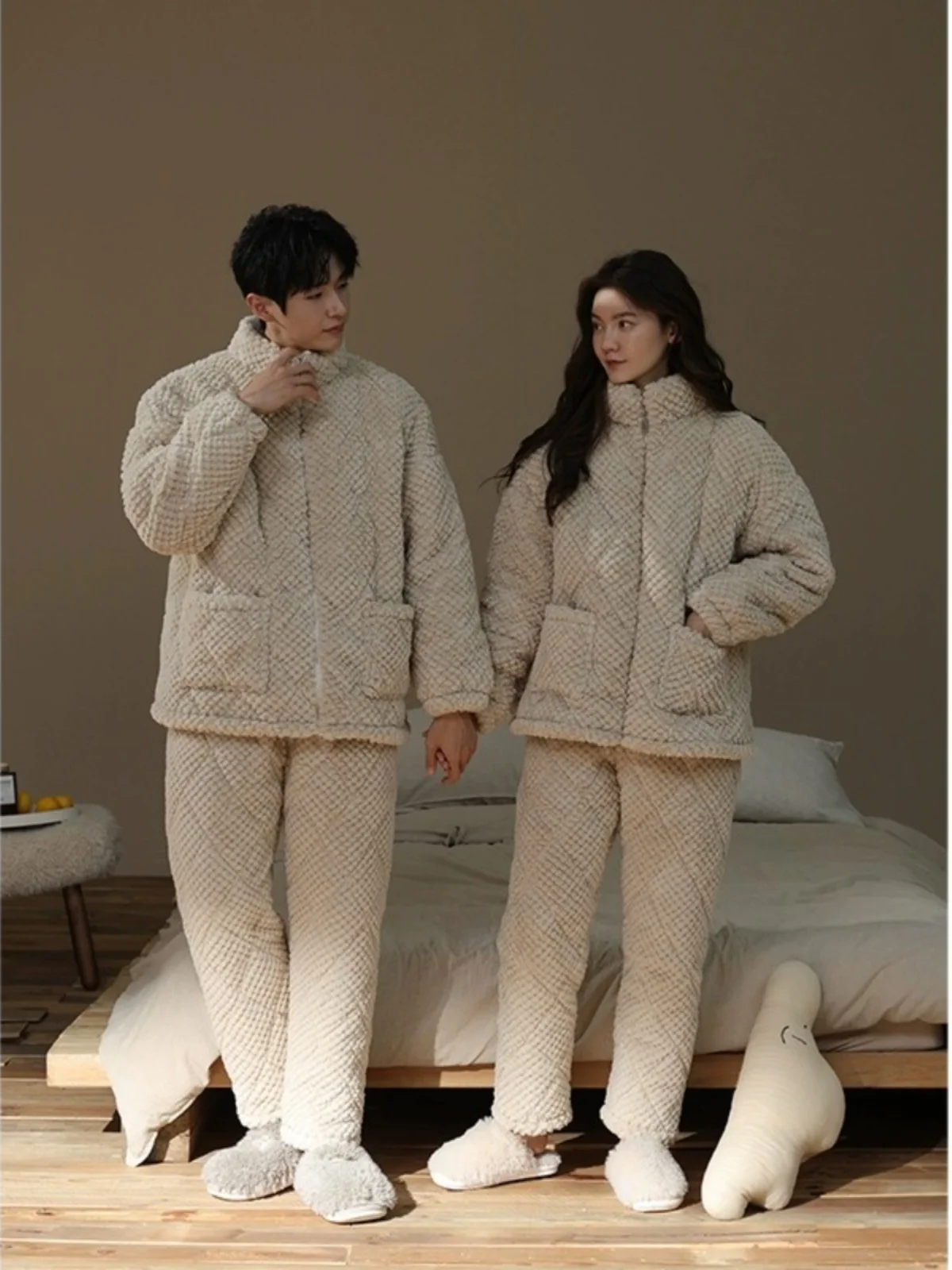 코랄 플리스 잠옷 겨울 시즌 도시 야외 여성용 코랄 플리스 하이넥 커플 잠옷 파자마 잠옷 파자마 잠옷 파자마