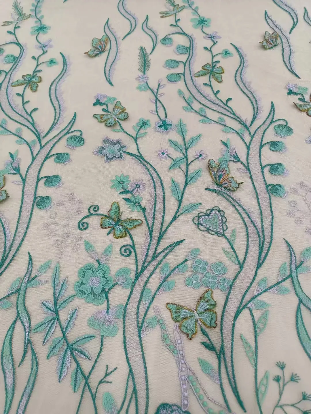

High quality embroicered fabric With 3D Butterfly Embroidry French mesh yarn lace Nigeria fabirc For Evening dresses Party