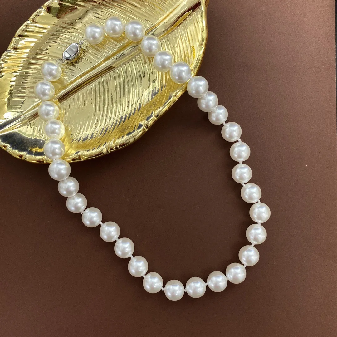 

12mm round pearl necklace fashion elegant temperament beaded clavicle chain.