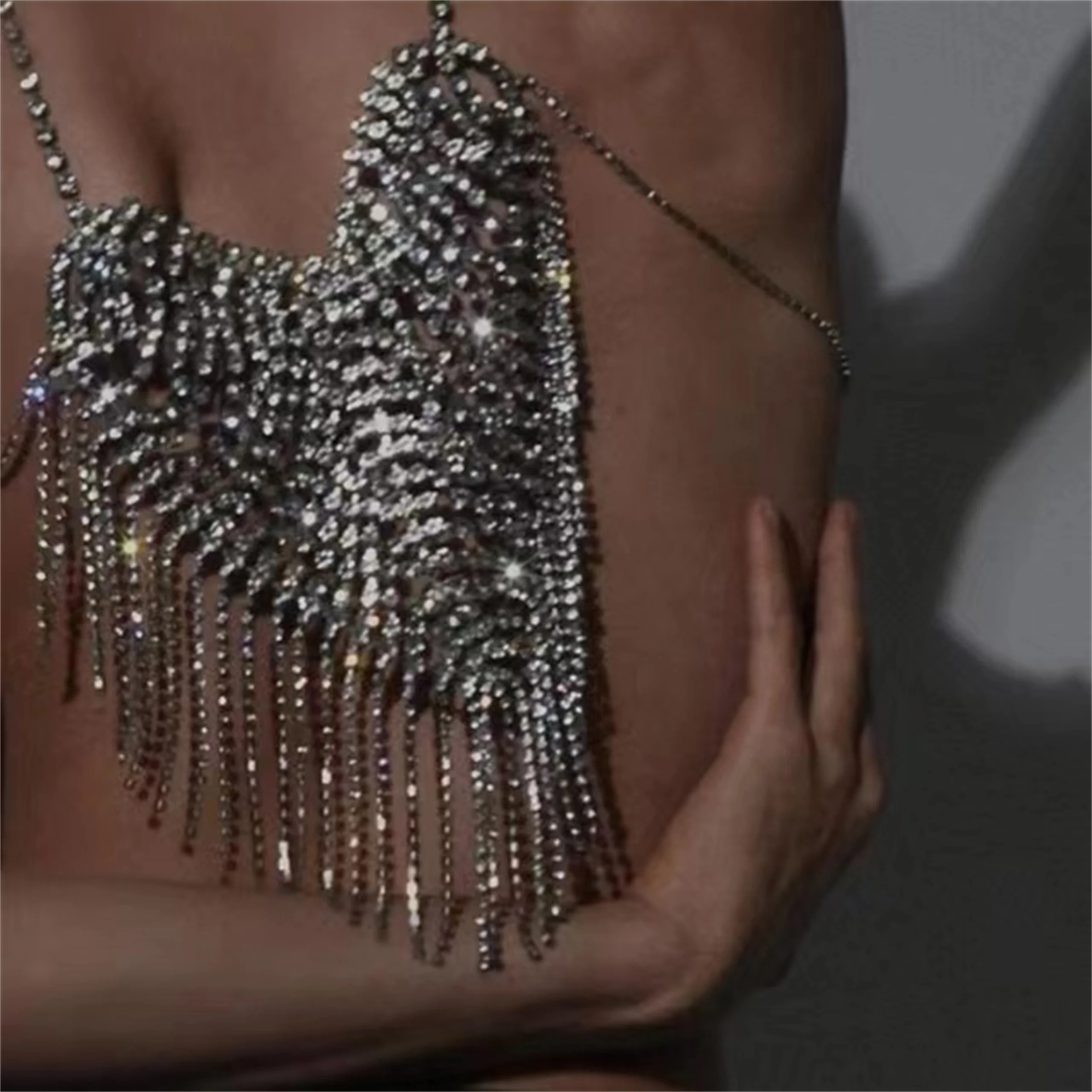 Fashion luxury trend shiny crystal heart-shaped tassel women's back chain necklace summer beach Rhinestone body chain jewelry