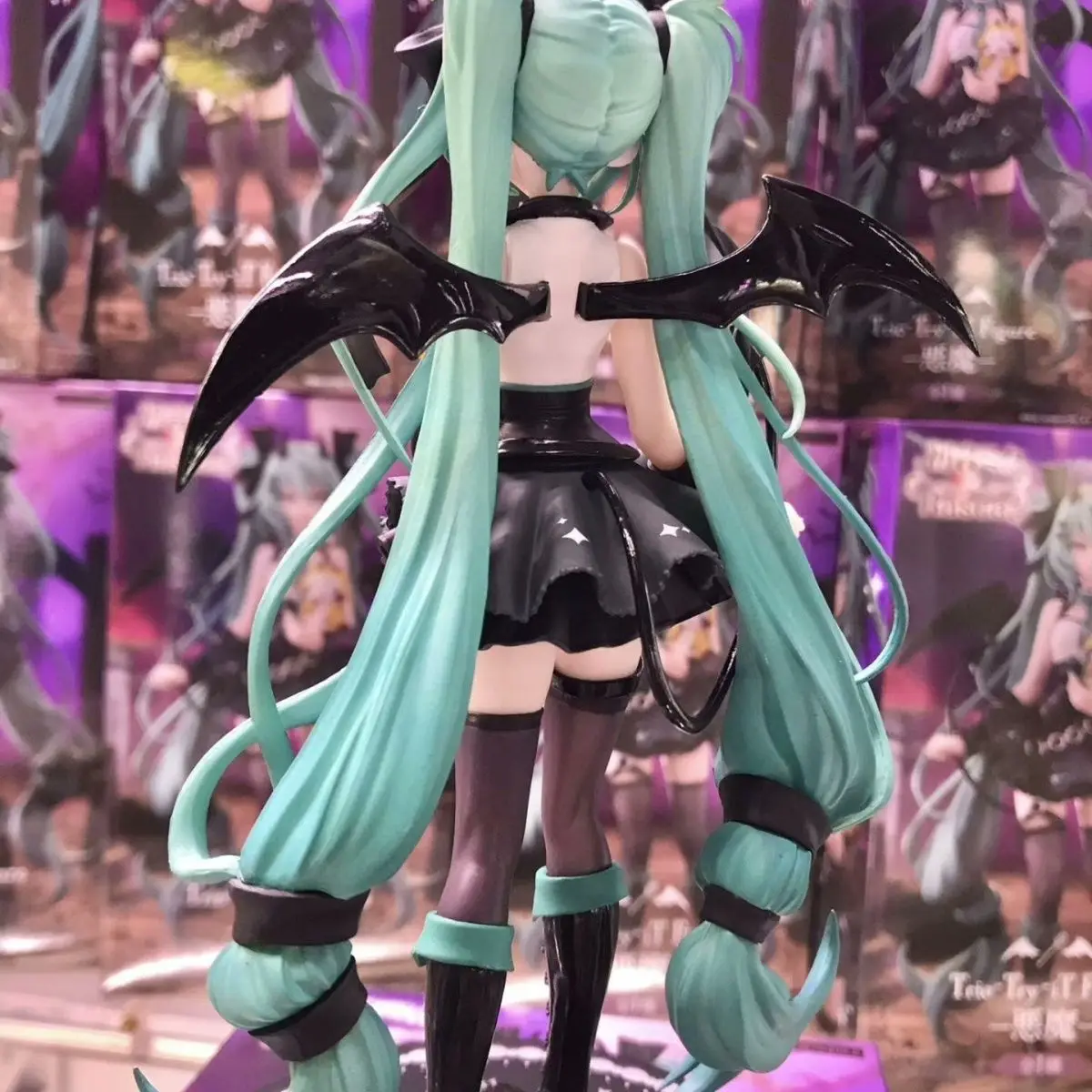 S6b0af53854b74e3e8c8bea2d838b68a98 - Hatsune Miku Figure