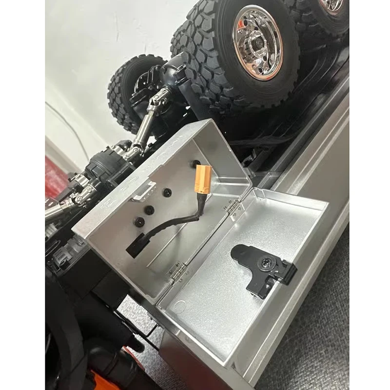 Huina 598 RC Truck 1/16 Remote Control Dump Truck Alloy Electric Model 14 Channel Remote Control Car with Light System Boy Toy 5