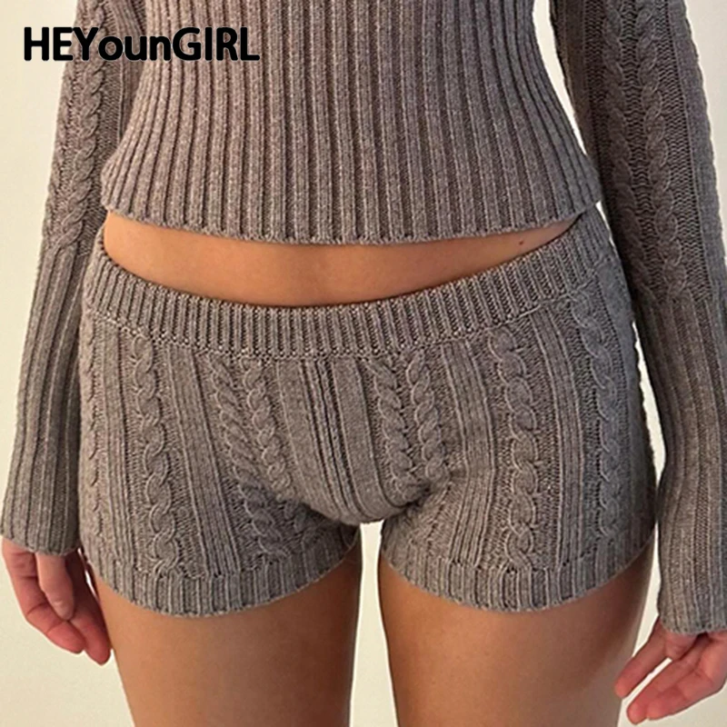 

Базовые Трикотажные шорты HEYounGIRL с заниженной талией, зимняя Домашняя одежда, минималистичные повседневные обтягивающие шорты, женские однотонные наряды Y2K