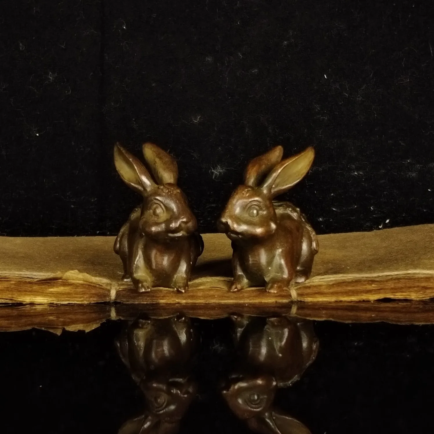 

Exquisite Antique Pure Copper Fushou Rabbit Ornament
