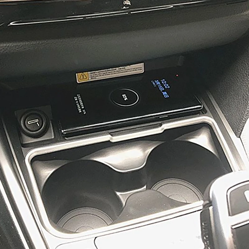Caricabatterie Wireless Auto 15W Per BMW Serie 3/4 (2018-2020) - Tappetino A Ricarica Rapida Qi Con Ventola Raffreddamento + 2 USB - ASHOIH