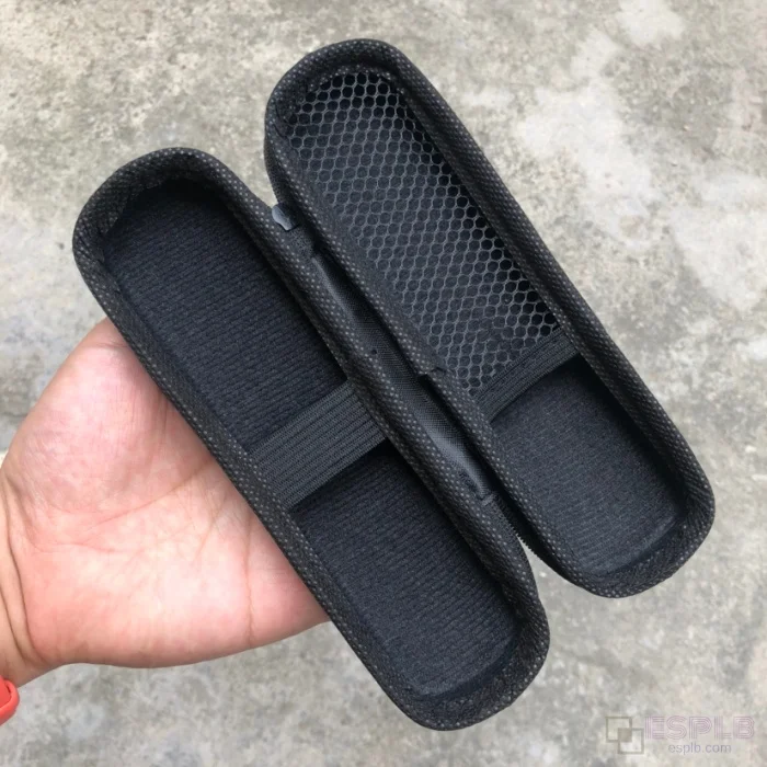 Étagère à 4 niveaux carré bambou