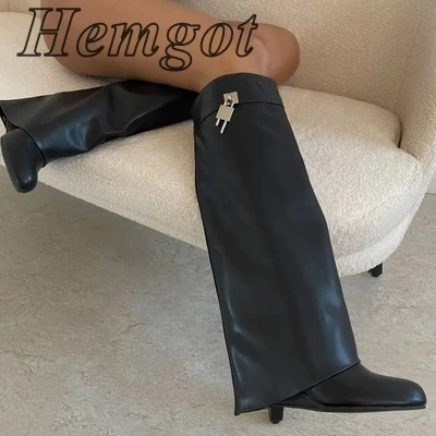 Рисунок 6 - Женские ботинки на толстом каблуке