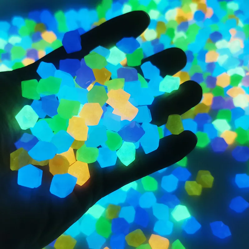 25-100Pcs Luminous Stone Glow in The Dark Pebbles for Garden Decoration Outdoor Walkways Patio Lawn Garden Yard Path Decorations