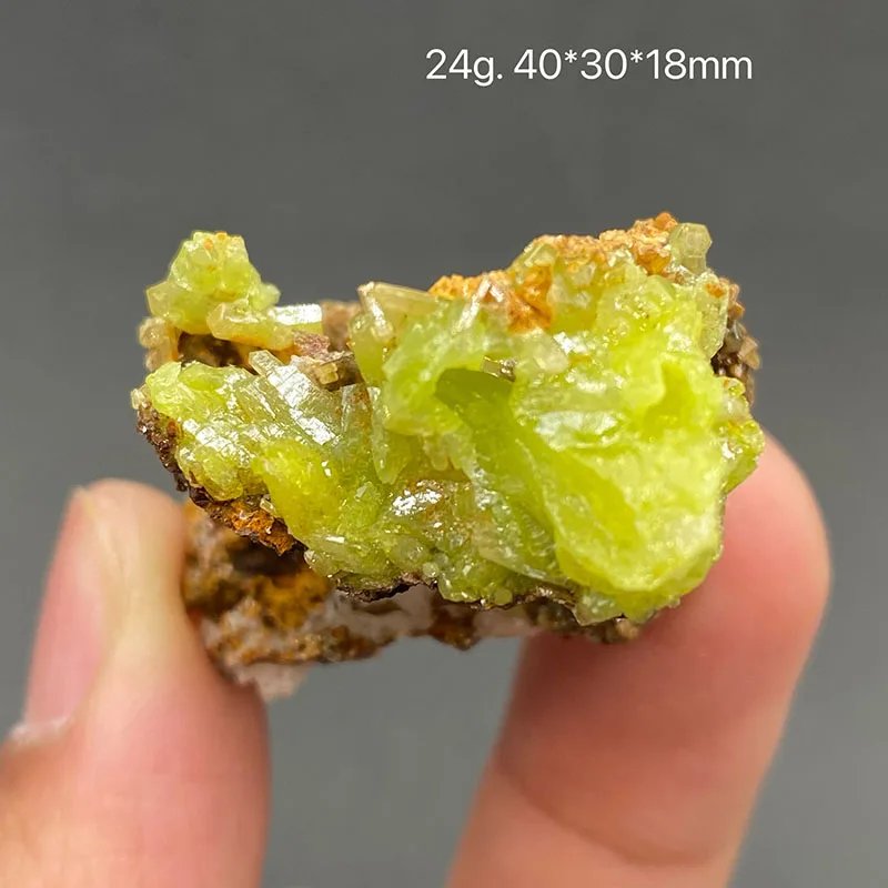 100%  Natural pyromorphite Mineral Specimens Stones and Crystals Healing Crystal