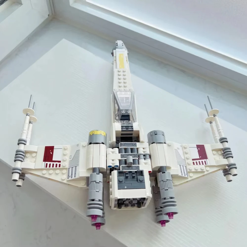 MOC 75301 X-Wing Fighter 4