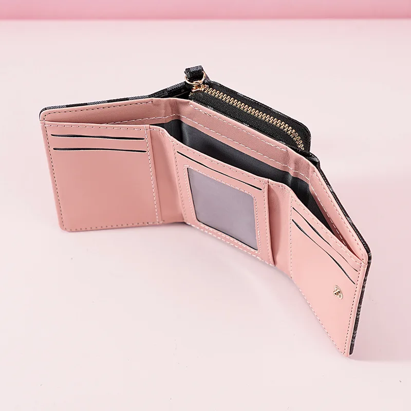 PlatiNum Tri-Fold Wallet Color Detail