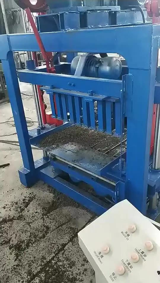 Полуавтоматическая машина для производства бетонных блоков