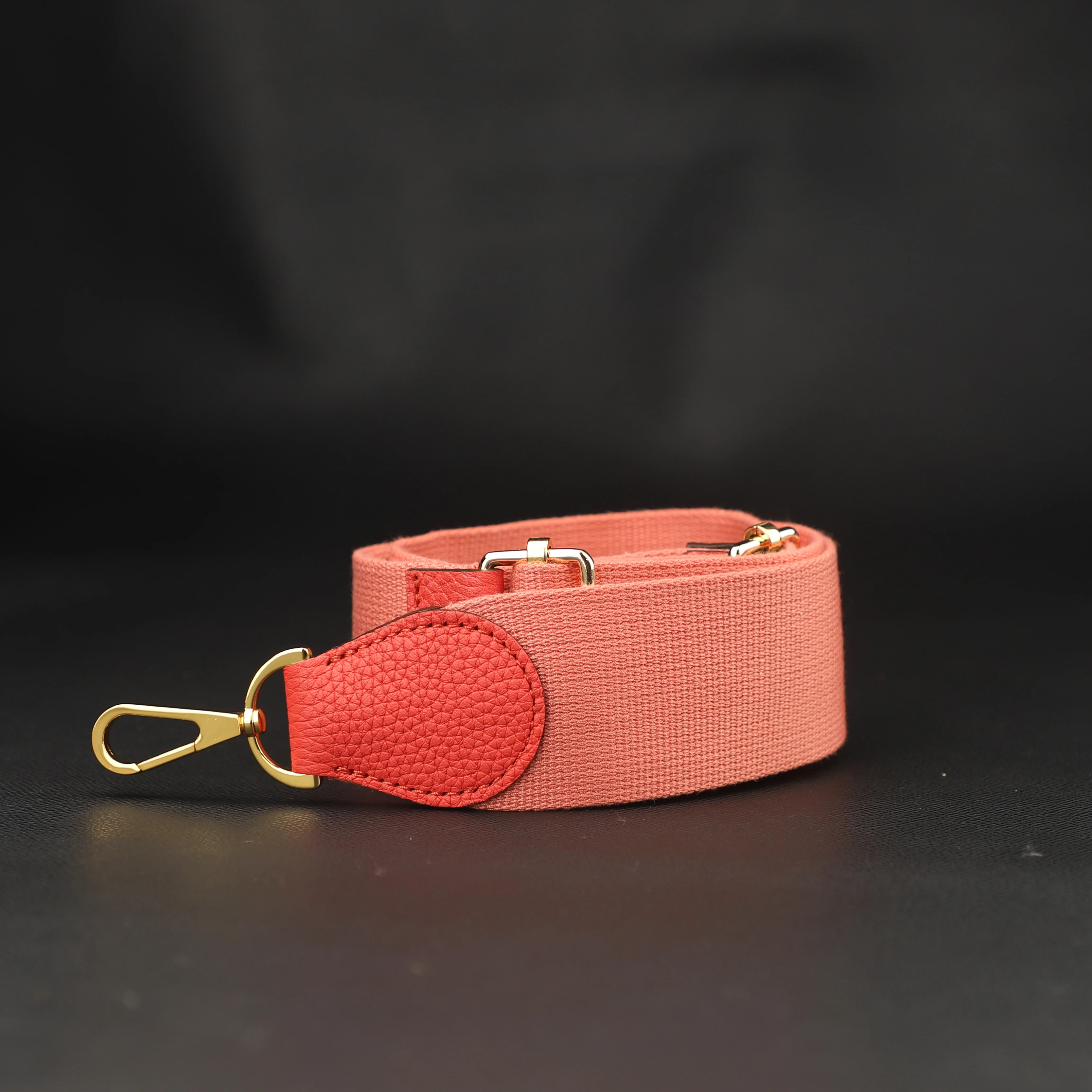 thumbnail image 1 of Correa de lona y cuero de 50 mm ajustable para bolso Evelyne, Correa de hombro de lona y cuero para bolso Evelyn, Accesorios para bolso, 1 of 5