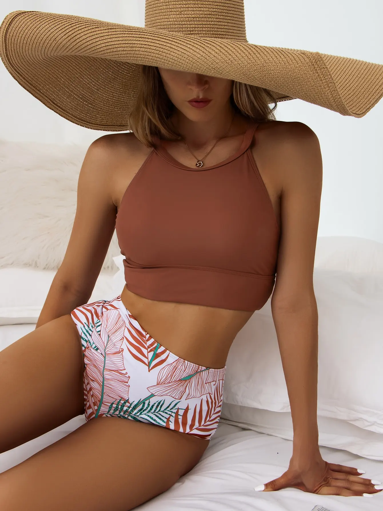

Women High Neck Two Pieces Swimwear 2022 Sexy Female Sports Bathing Suit Tankini Brown Leaf Print High Waist Bikini Set Swimsuit