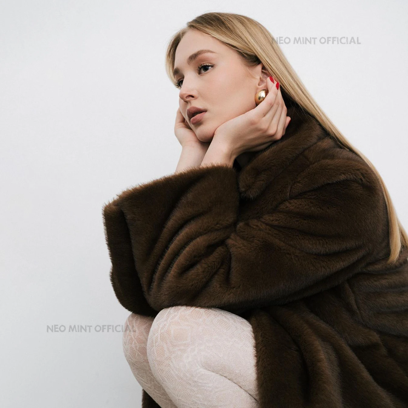 Neo Mint 2024 Winter Luxury Faux Mink Fur Coat Women Iconic Brand Long Outerwear Jacket Crystal Hooks Street Style Warm Overcoat 5