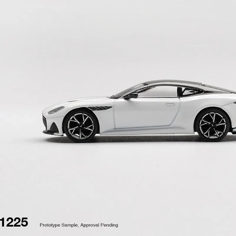 MINI GT 1:64 Aston Martin DBS Stratus 주조 합금 정적 자동차 모델, 소년용 휴일 선물 장난감, 성인용 컬렉션 장식품.