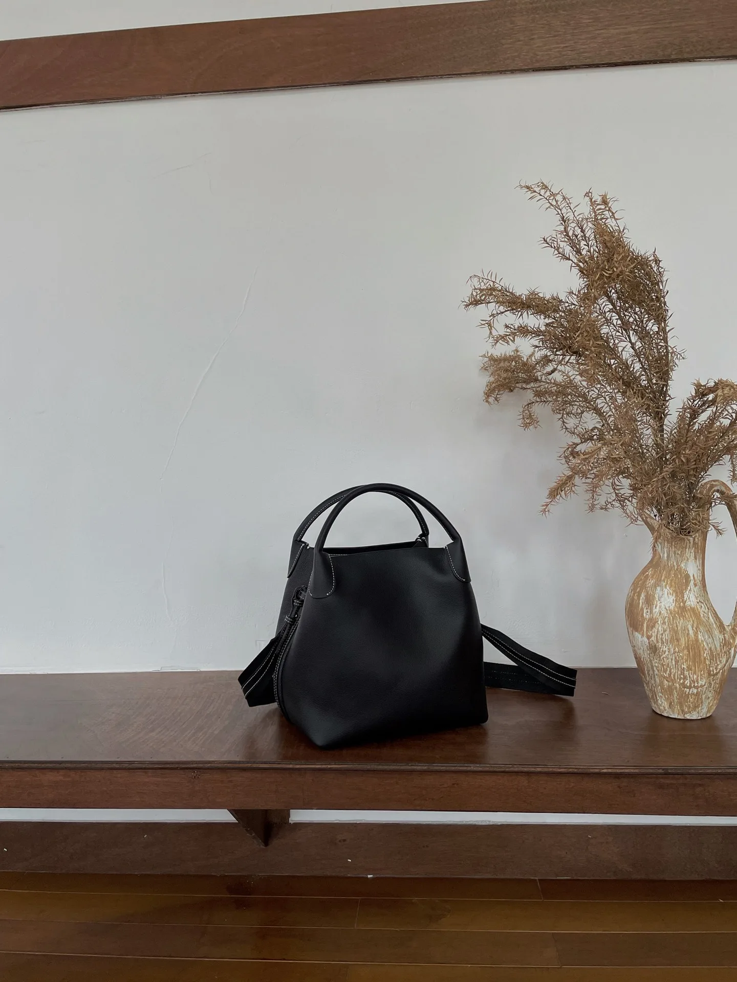 Maxdutti Leisure Large Capacity VegetableNiche Retro Cowhide Bag Design Crossbody  Basket Handbag Women