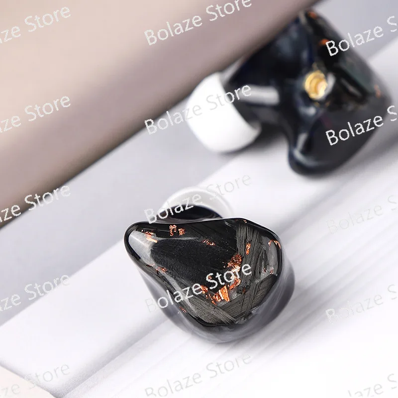 

Индивидуальные наушники IY из смолы с жалюзями