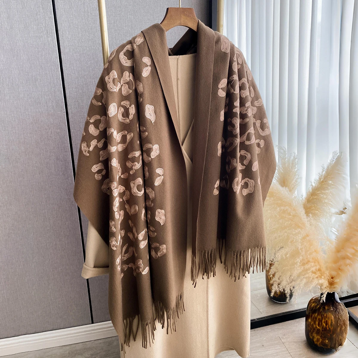 2025 Luxury Warm Poncho Cashmere Winter Women Scarves Embroidery Shawl Wraps Female Thick Pashmina Blanket Bufanda Echarpe Scarf