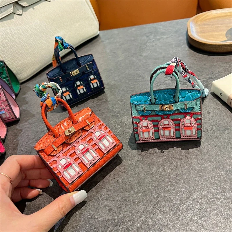 Mini Family Platinum Platinum Platform Pendant Window Small Bag Cute Bags Towing Headphones Pass Key Buckle