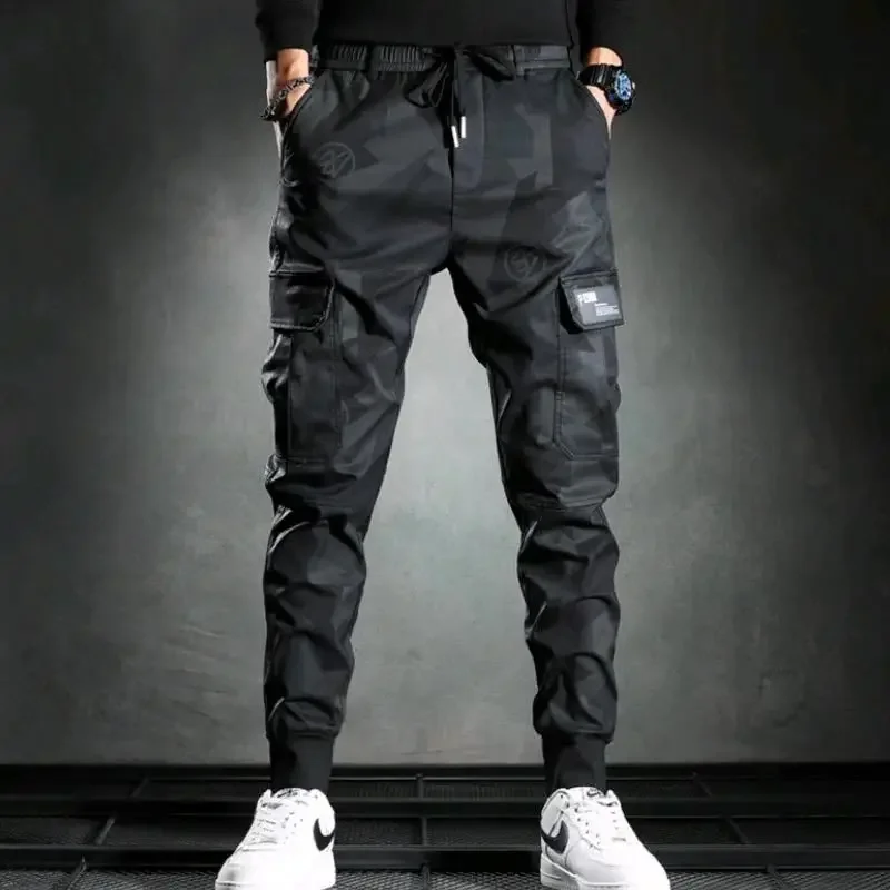 thumbnail image 1 of Pantalones cargo para hombre, elásticos, anchos, multibolsillos, multibolsillos, moda emo, pantalones para hombre, estilo Harajuku, estéticos, sueltos, de algodón, ropa técnica, 1 of 5
