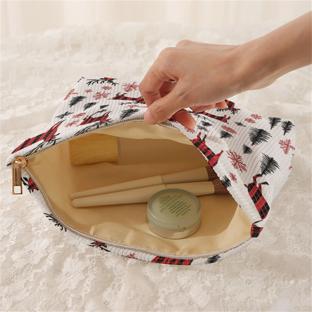 1 Christmas themed corduroy makeup bag, lightweight zipper makeup storage box, multifunctional bag with lining